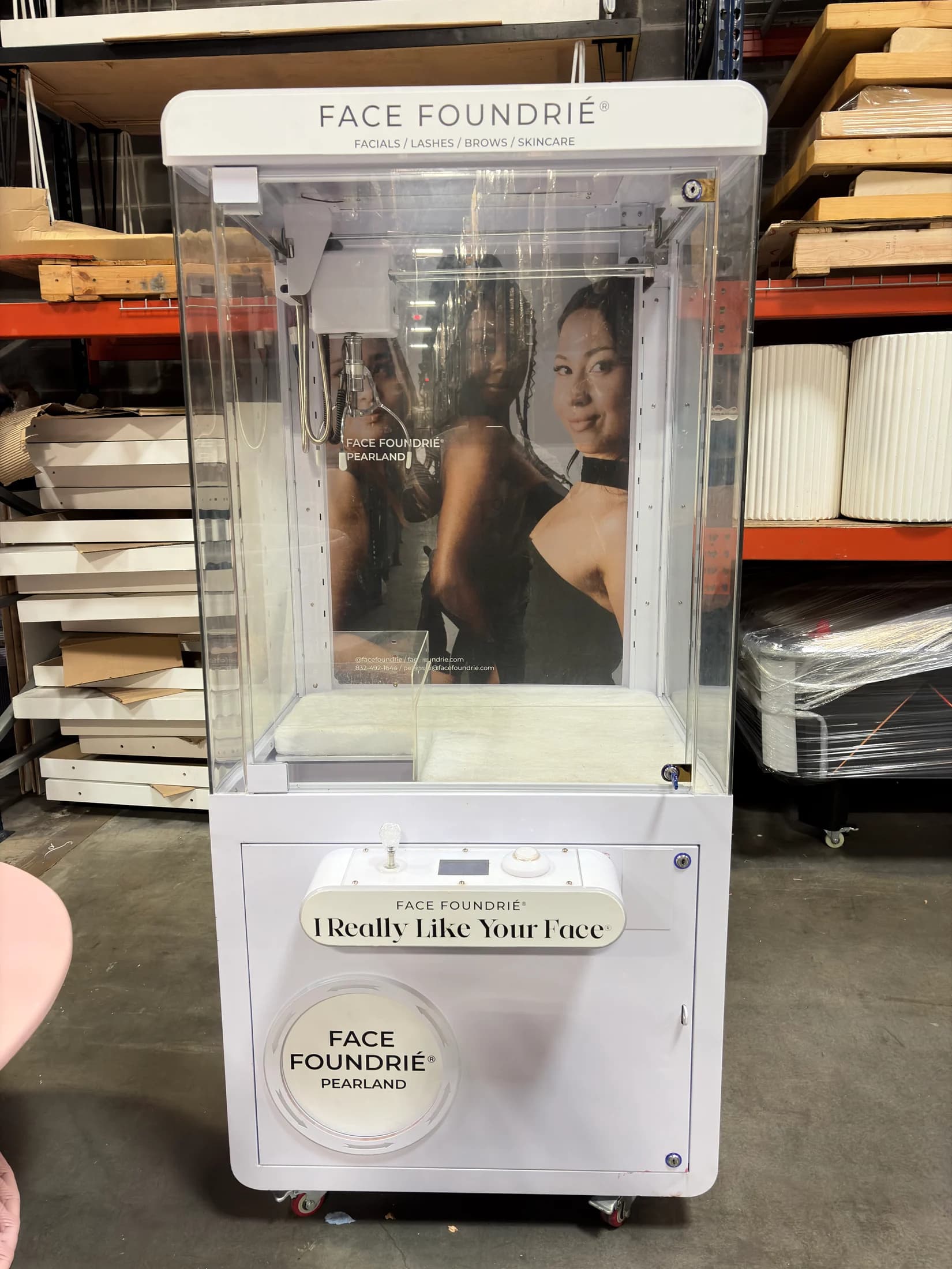 Face Foundrie branded claw machine